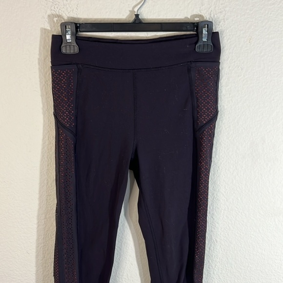 Lululemon women’s Sz 6 Get Your Peek On Tight Athletic Legging Laser Cut - Picture 4 of 11